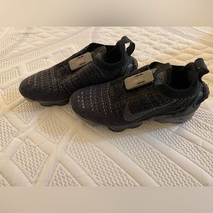 Size 6 in woman new no box never used